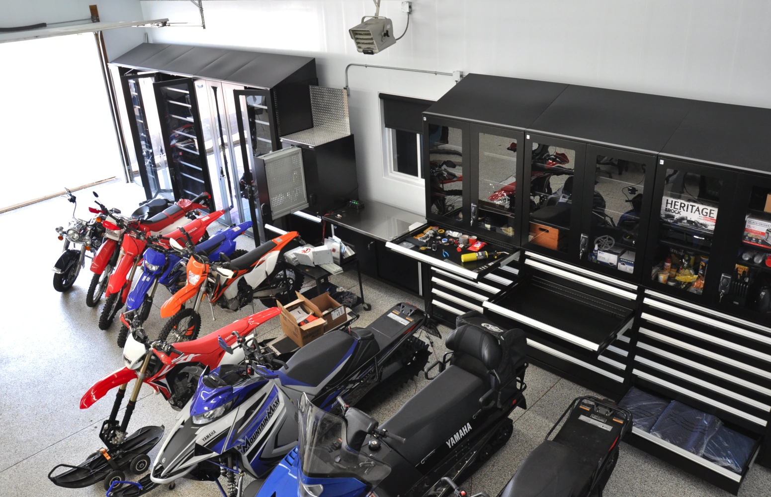 - Pedlex Pedlex aménage un garage privé haut de gamme avec les produits de rangement de Rousseau Métal fait au Québec étude de cas